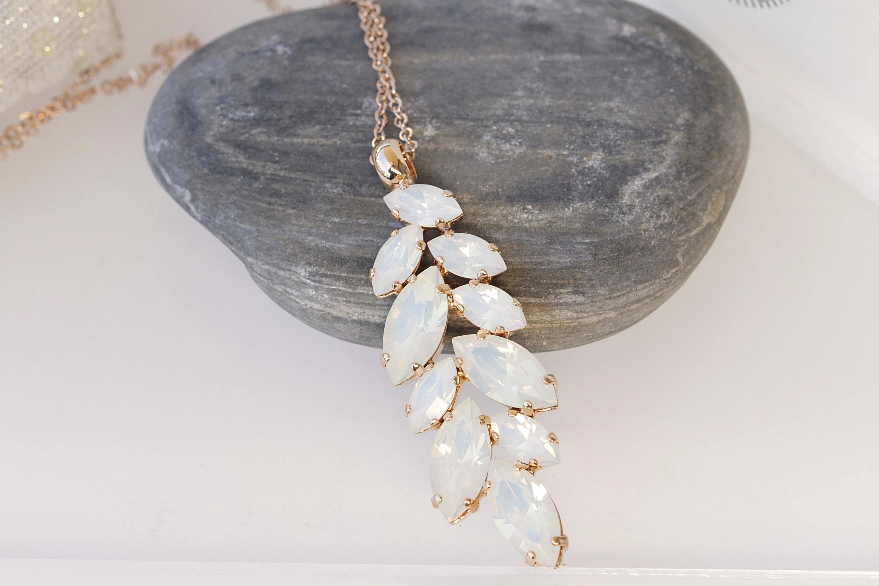 BRIDAL WHITE NECKLACE