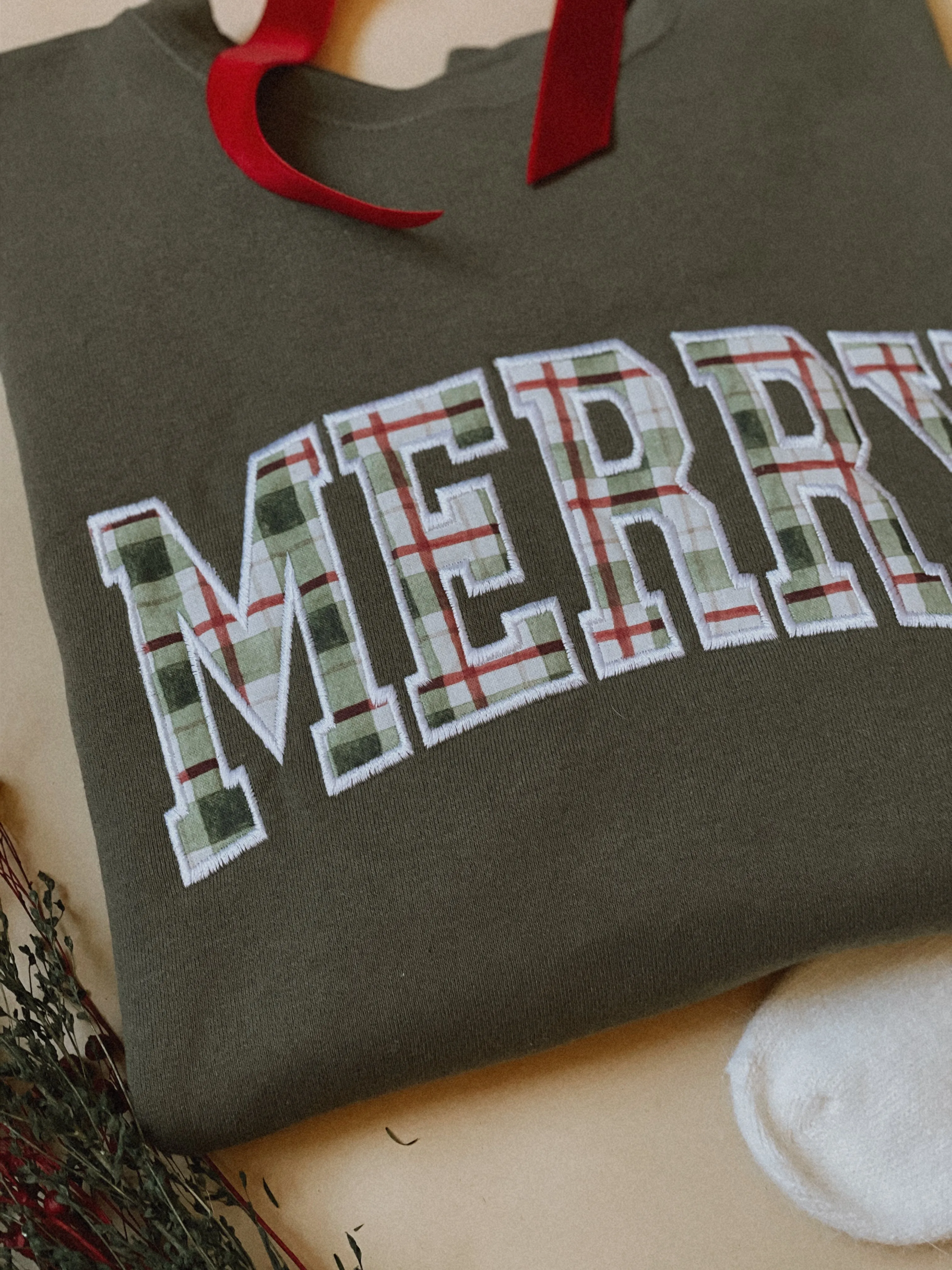 MERRY Appliqué Embroidered Crewneck