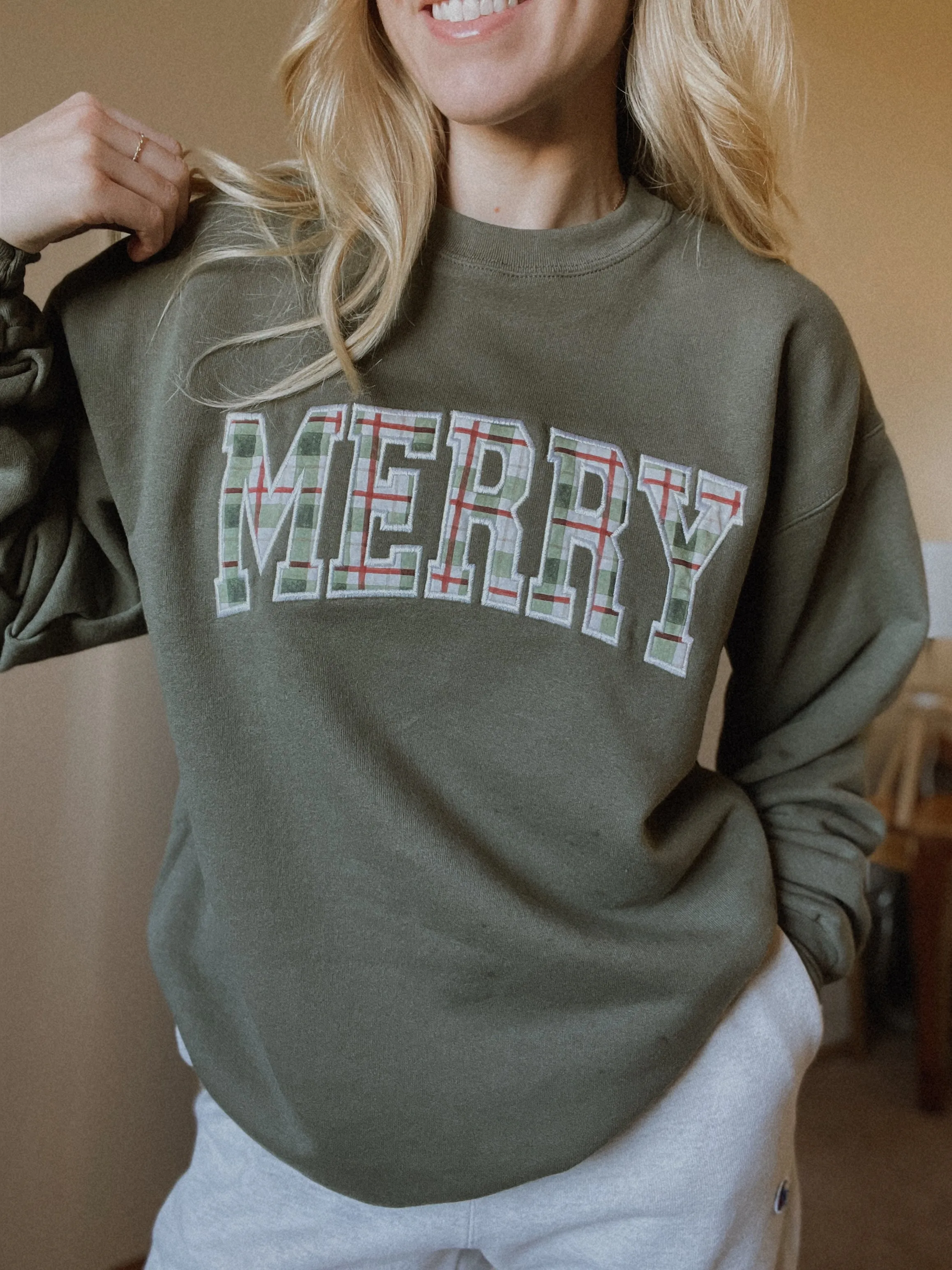 MERRY Appliqué Embroidered Crewneck