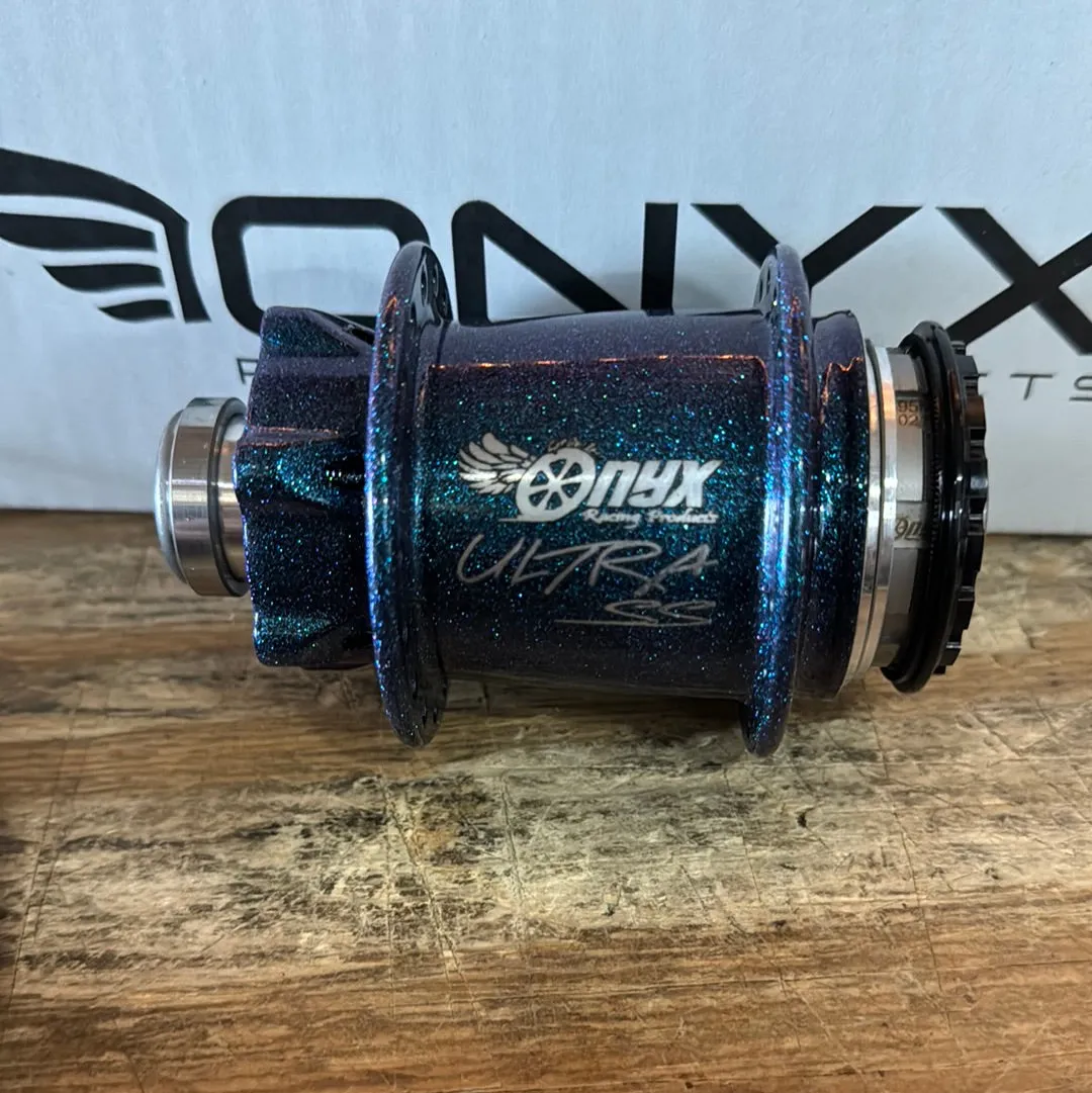 Onyx Hubs Cotm Peacock sapphire