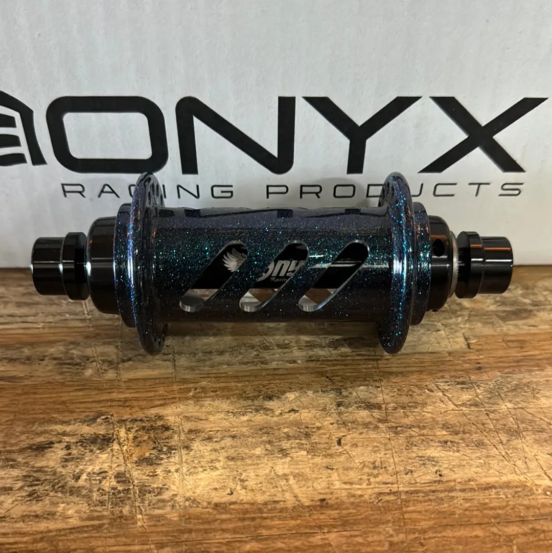 Onyx Hubs Cotm Peacock sapphire